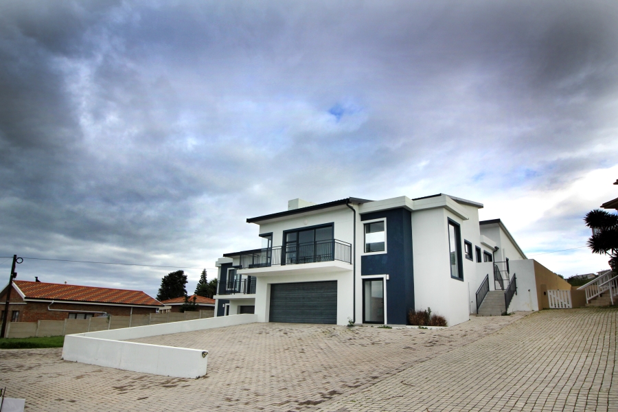 3 Bedroom Property for Sale in Dana Bay Western Cape